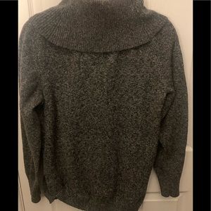 Off the shoulders sweat shirt
